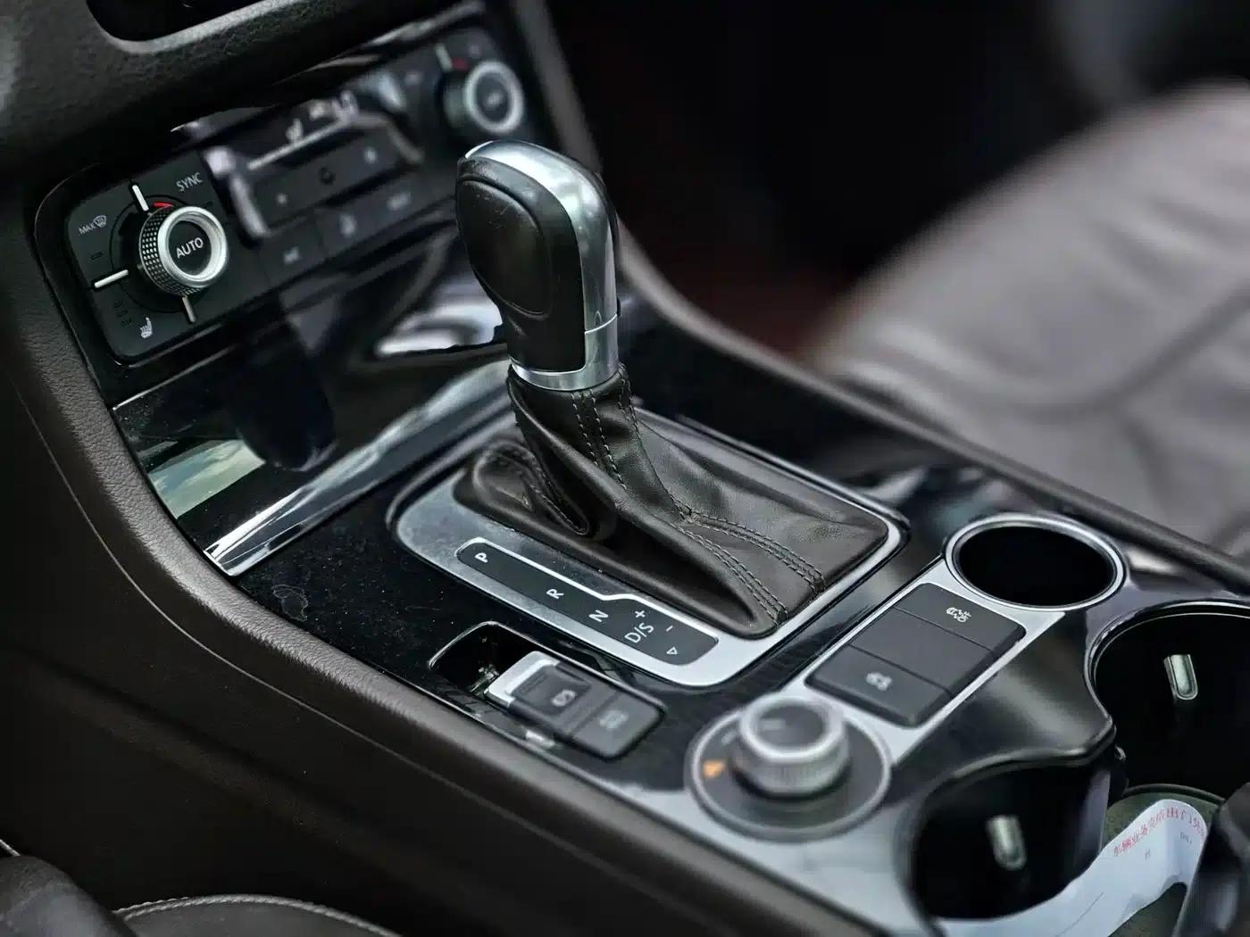 Touareg 2016 3.0TSI Standard Edition — миниатюра 19