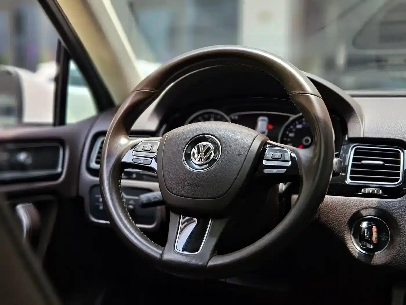 Touareg 2016 3.0TSI Standard Edition — миниатюра 24