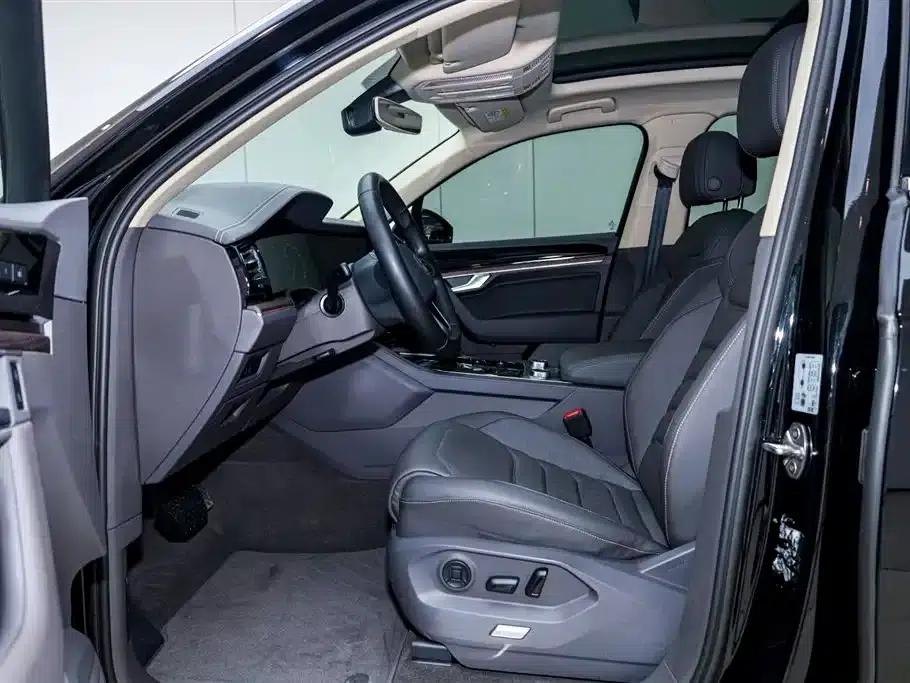 2023 Volkswagen Touareg 3.0TSI R-Line Classic Sport Package — миниатюра 15