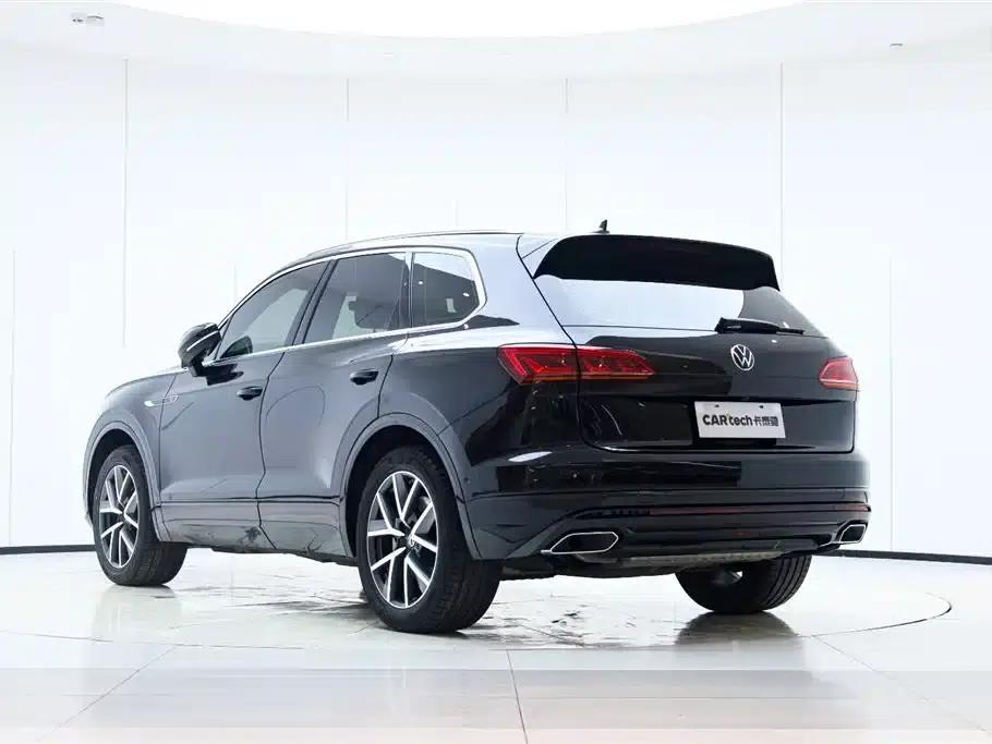 2023 Volkswagen Touareg 3.0TSI R-Line Classic Sport Package — миниатюра 4