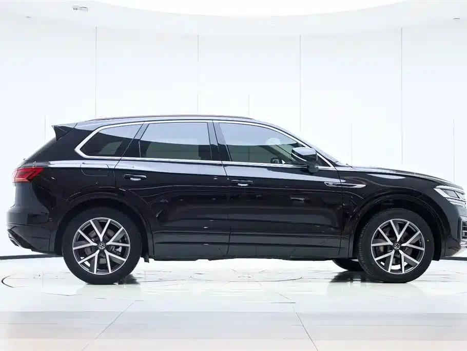2023 Volkswagen Touareg 3.0TSI R-Line Classic Sport Package — миниатюра 6