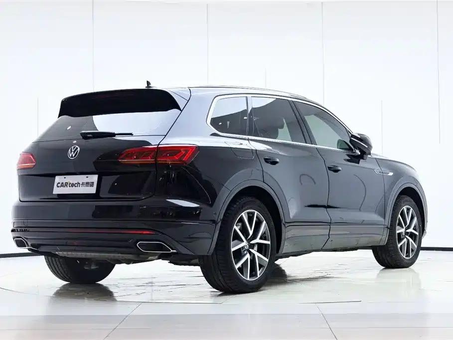 2023 Volkswagen Touareg 3.0TSI R-Line Classic Sport Package — миниатюра 7