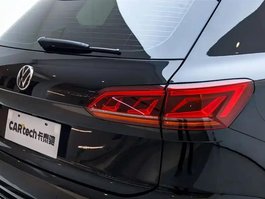 2023 Volkswagen Touareg 3.0TSI R-Line Classic Sport Package — миниатюра 9