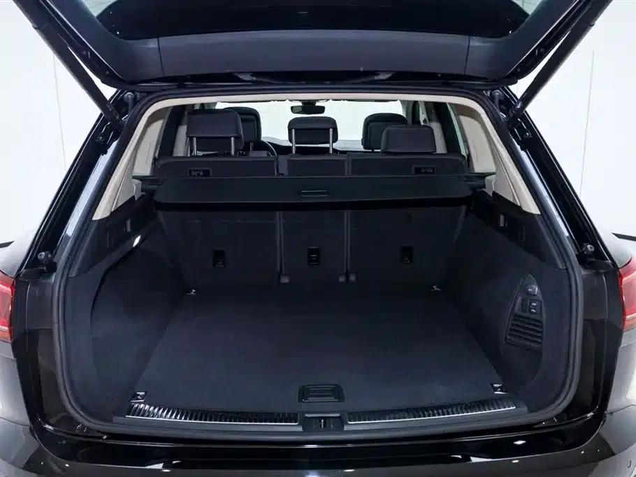 2023 Volkswagen Touareg 3.0TSI R-Line Classic Sport Package — миниатюра 10