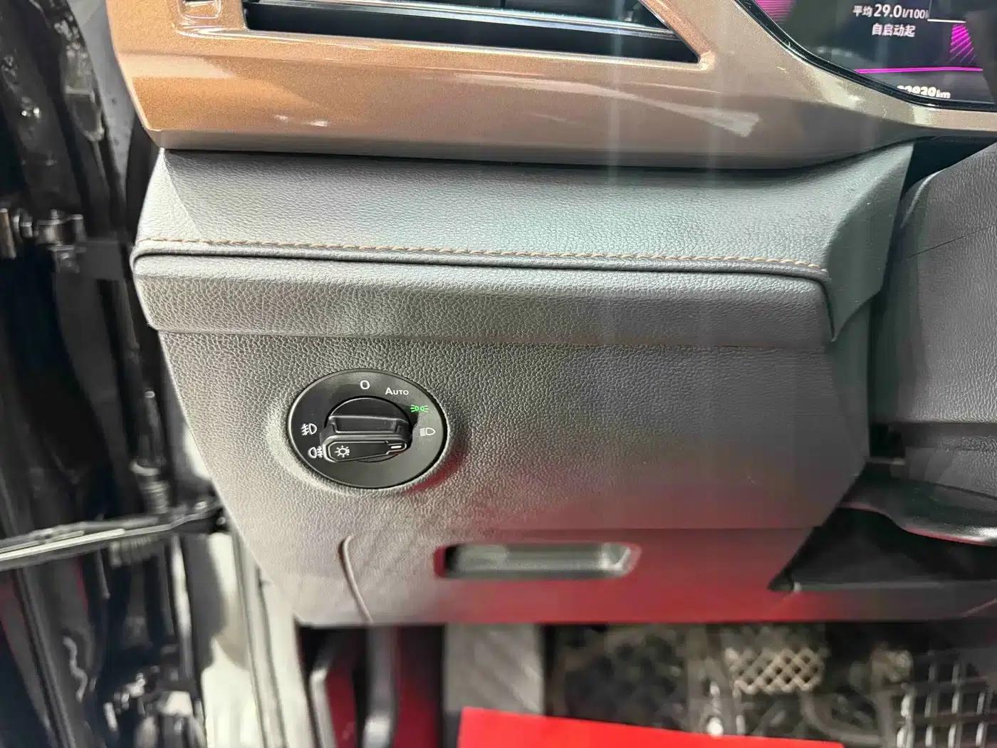 Tharu 2022 280TSI 2WD Luxury Edition — миниатюра 10