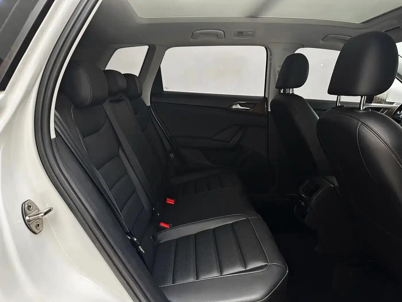 Tharu 2022 280TSI 2WD Luxury Edition — миниатюра 16