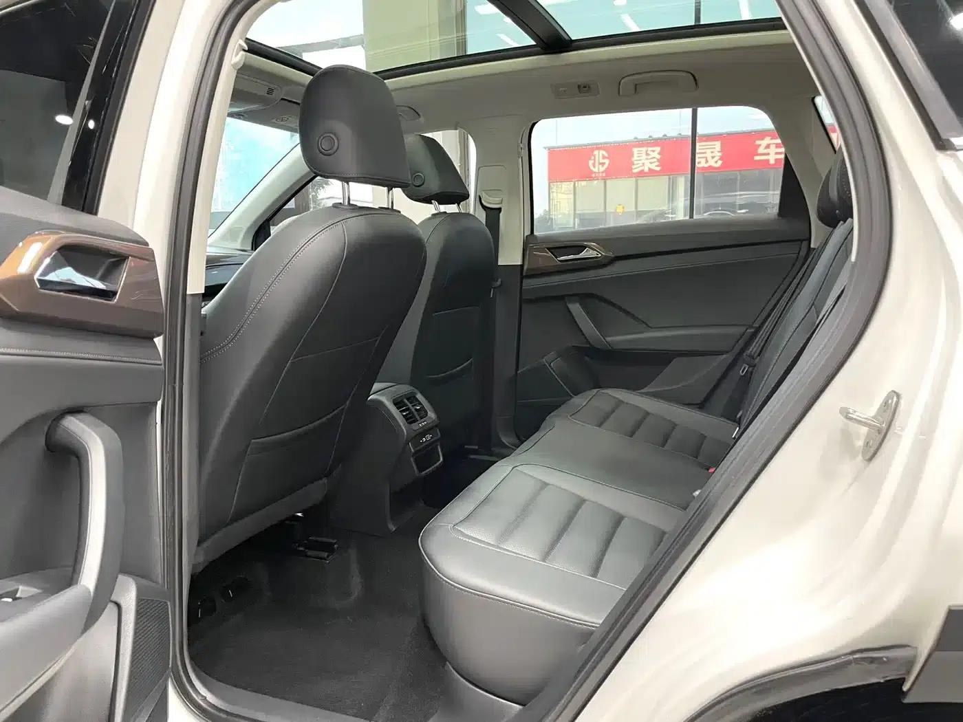 Tharu 2022 280TSI 2WD Luxury Edition — миниатюра 10