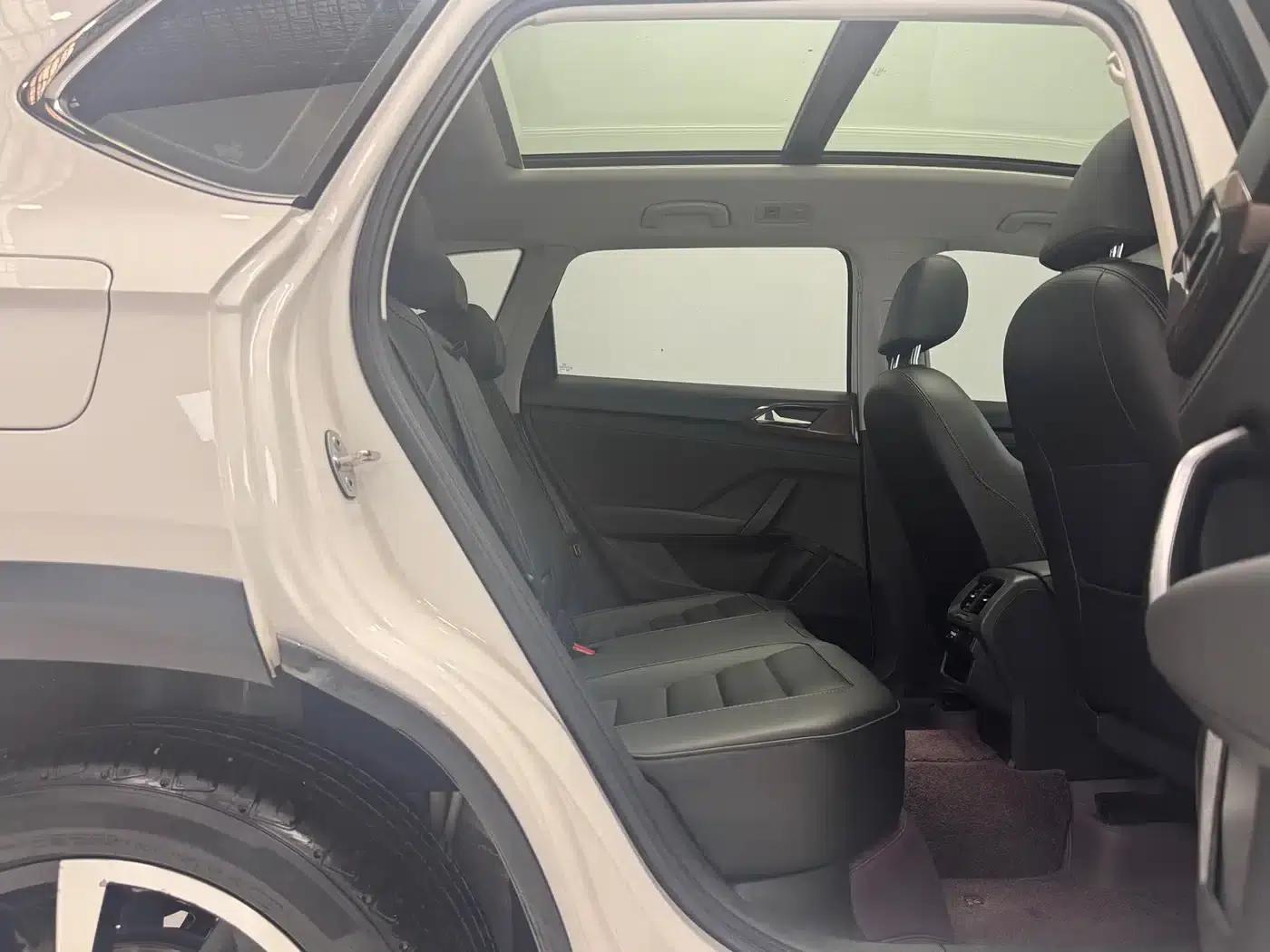 Tharu 2022 280TSI 2WD Luxury Edition — миниатюра 12