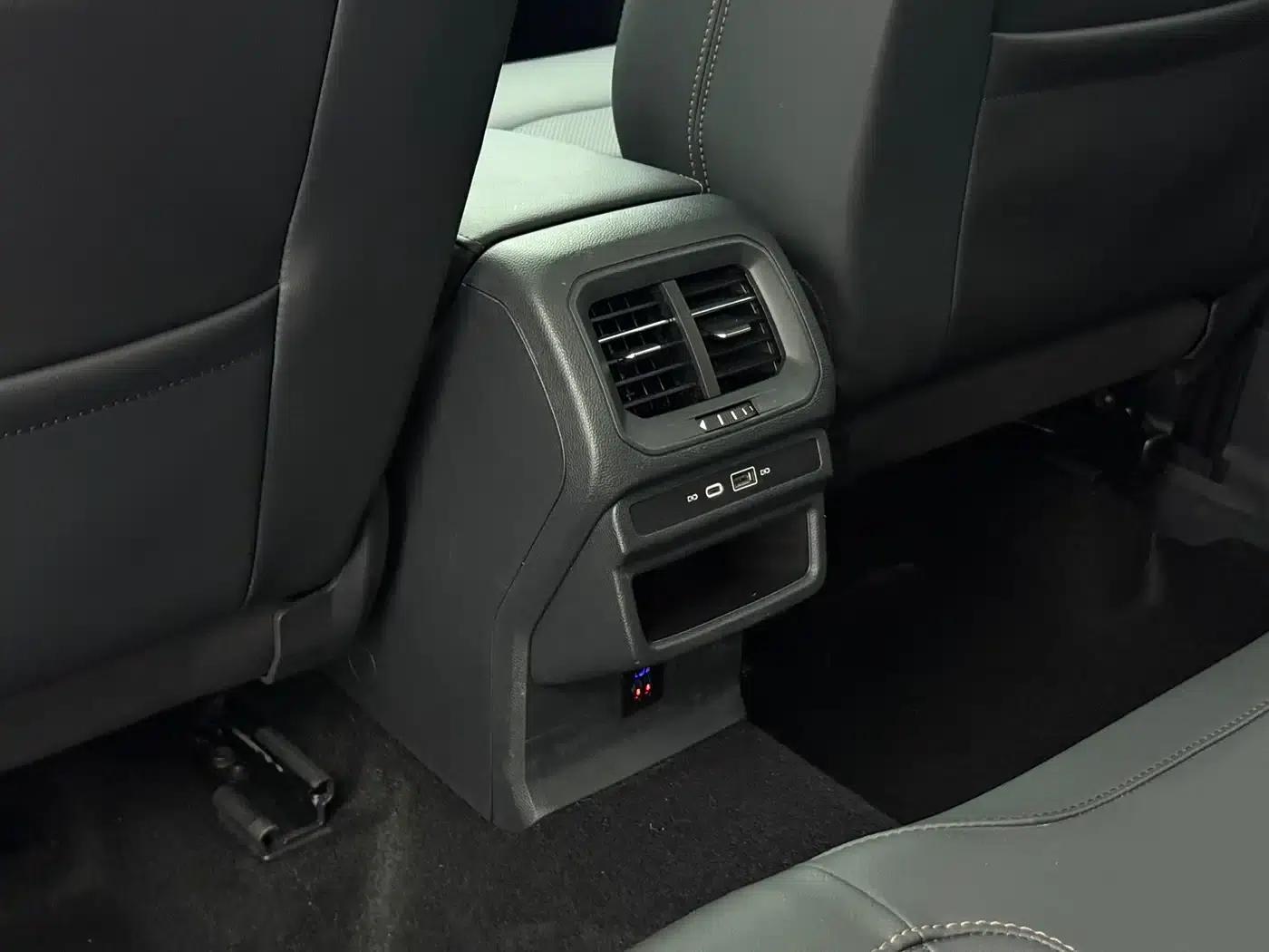 Tharu 2022 280TSI 2WD Luxury Edition — миниатюра 17