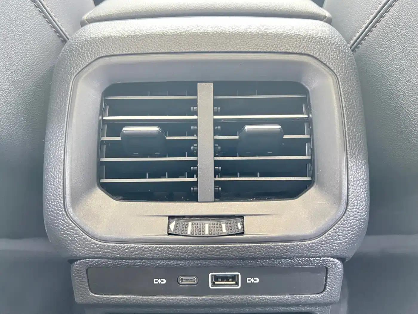 Tharu 2021 280TSI 2WD Luxury Edition PLUS — миниатюра 18
