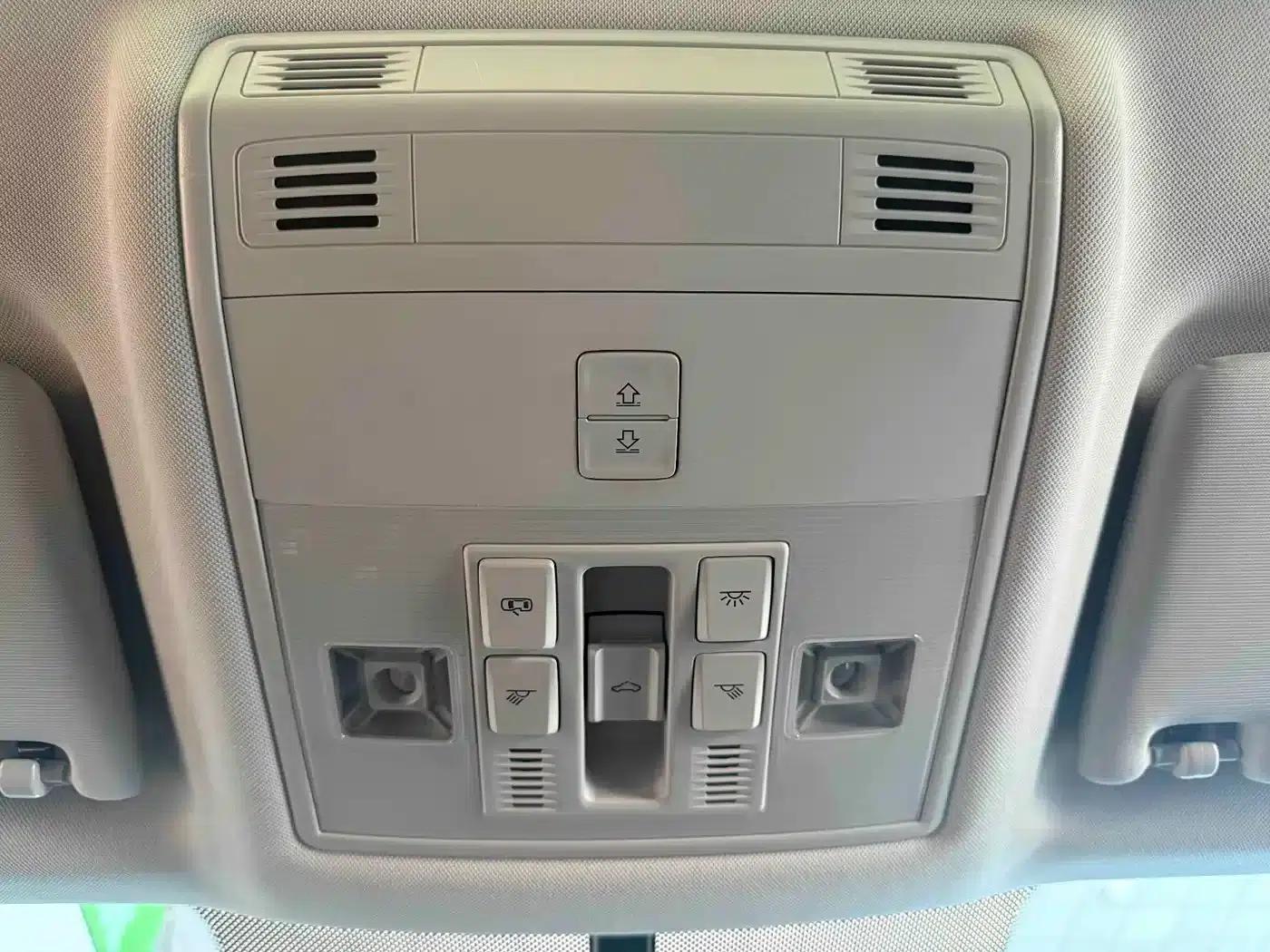 Tharu 2022 280TSI 2WD Luxury Edition — миниатюра 15