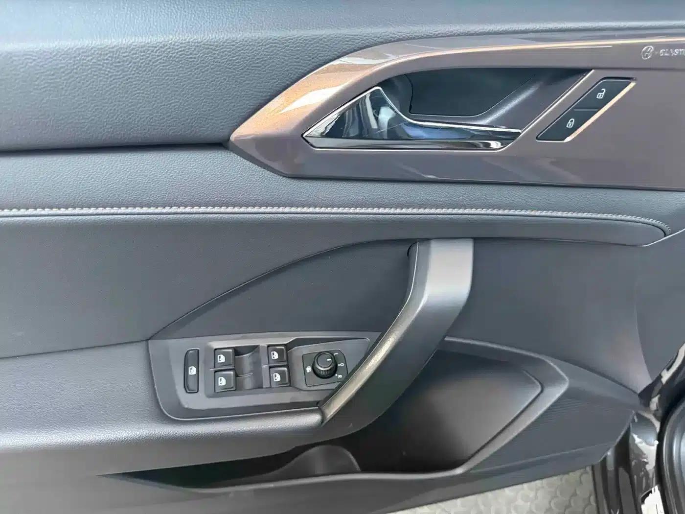 Tharu 2022 280TSI 2WD Luxury Edition — миниатюра 10