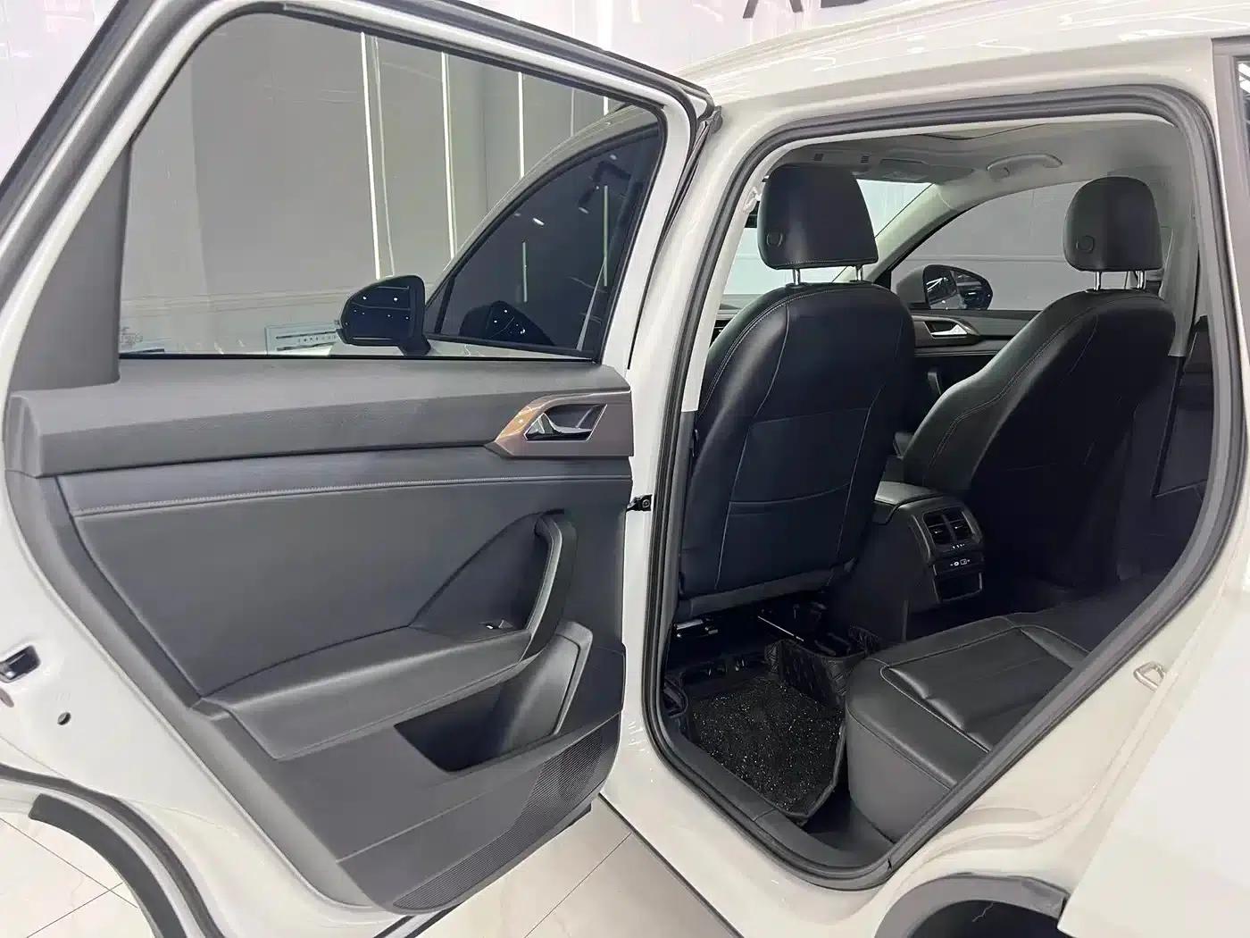 Tharu 2022 280TSI 2WD Luxury Edition — миниатюра 12