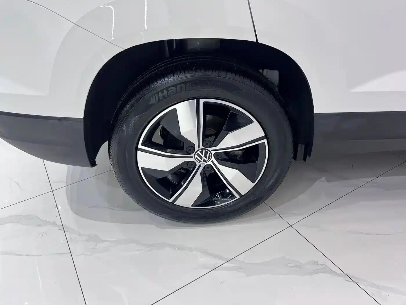 Tharu 2022 280TSI 2WD Luxury Edition — миниатюра 18