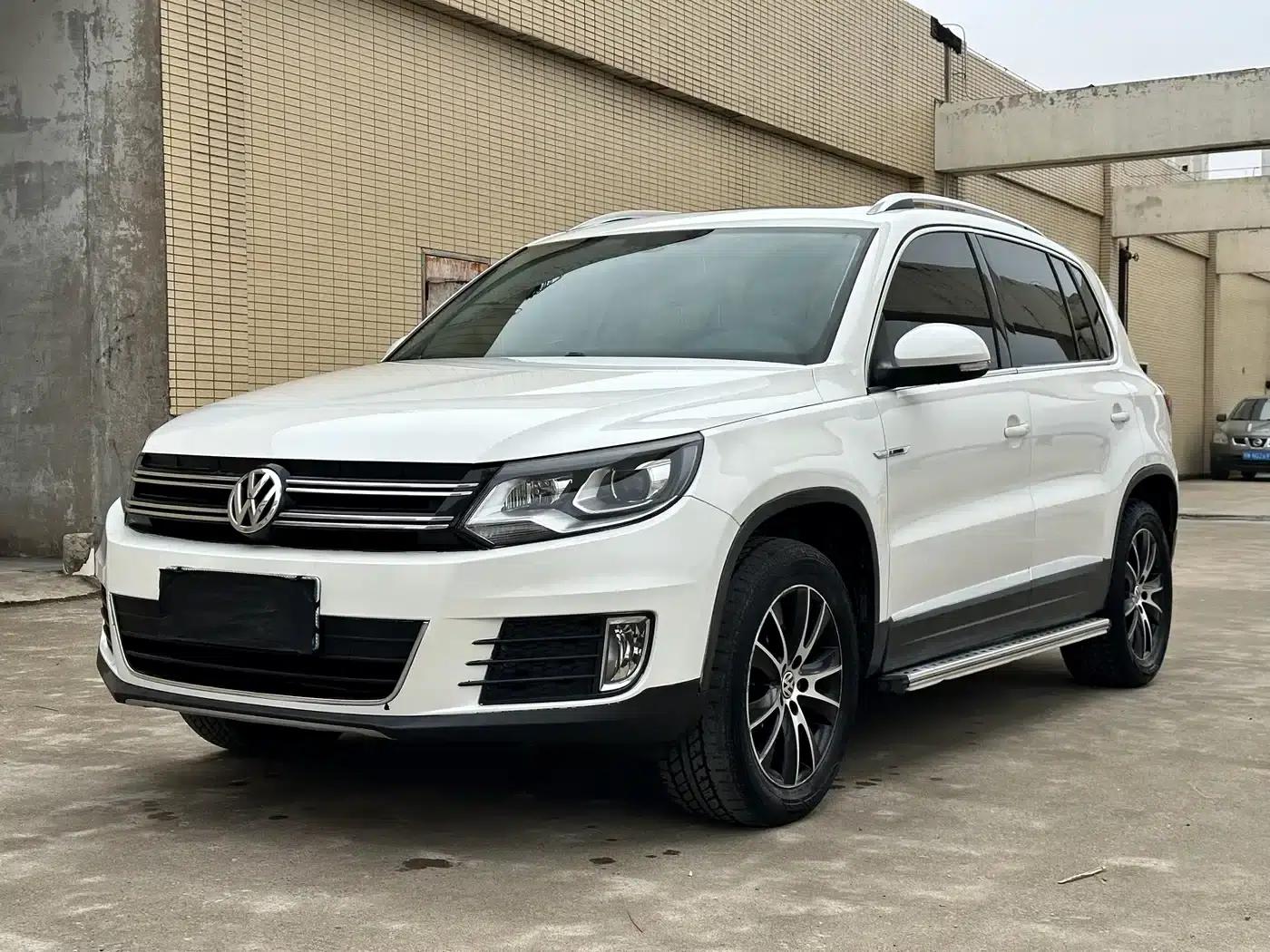 2015 Volkswagen Tiguan 2.0TSI Automatic 4WD Luxury Edition — миниатюра 1