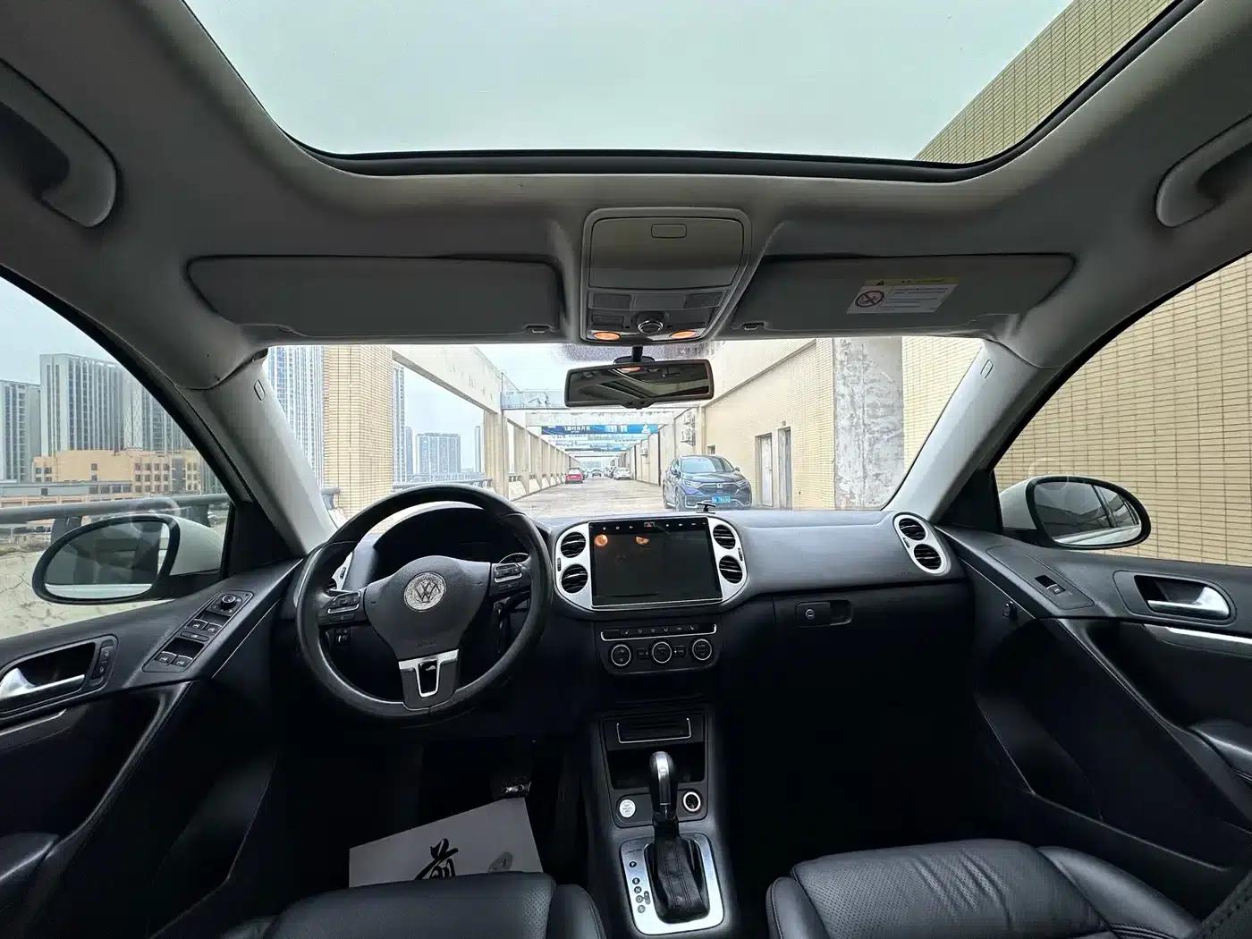 2015 Volkswagen Tiguan 2.0TSI Automatic 4WD Luxury Edition — миниатюра 13
