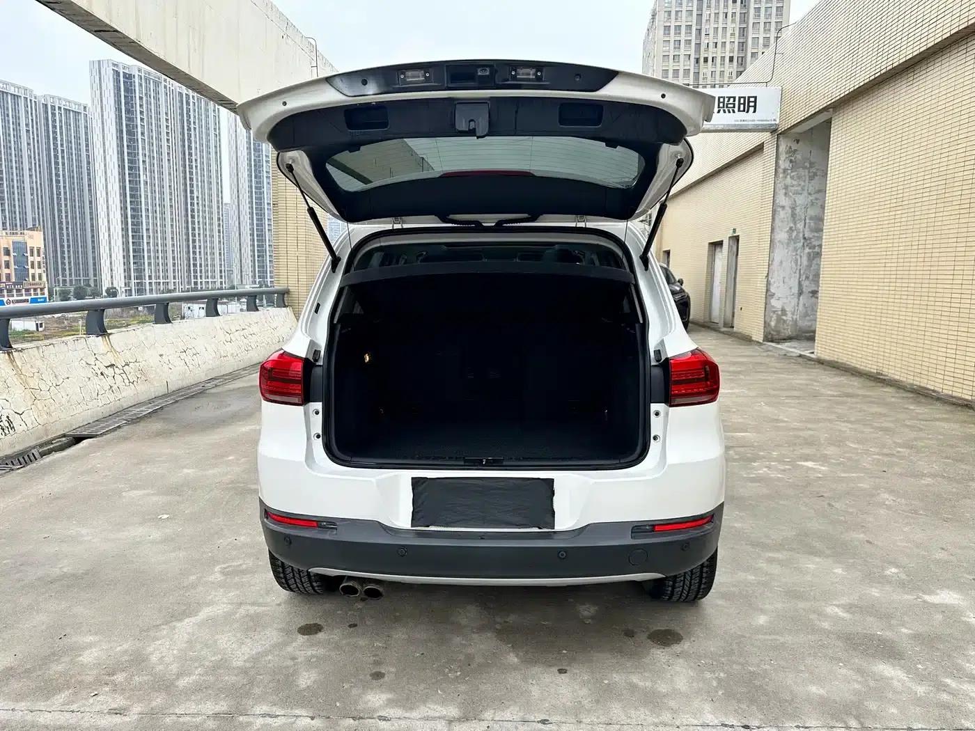 2015 Volkswagen Tiguan 2.0TSI Automatic 4WD Luxury Edition — миниатюра 14