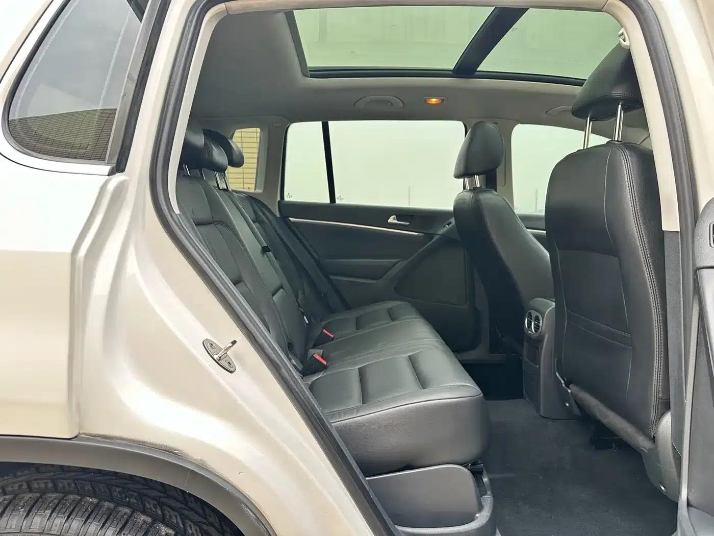 2015 Volkswagen Tiguan 2.0TSI Automatic 4WD Luxury Edition — миниатюра 17