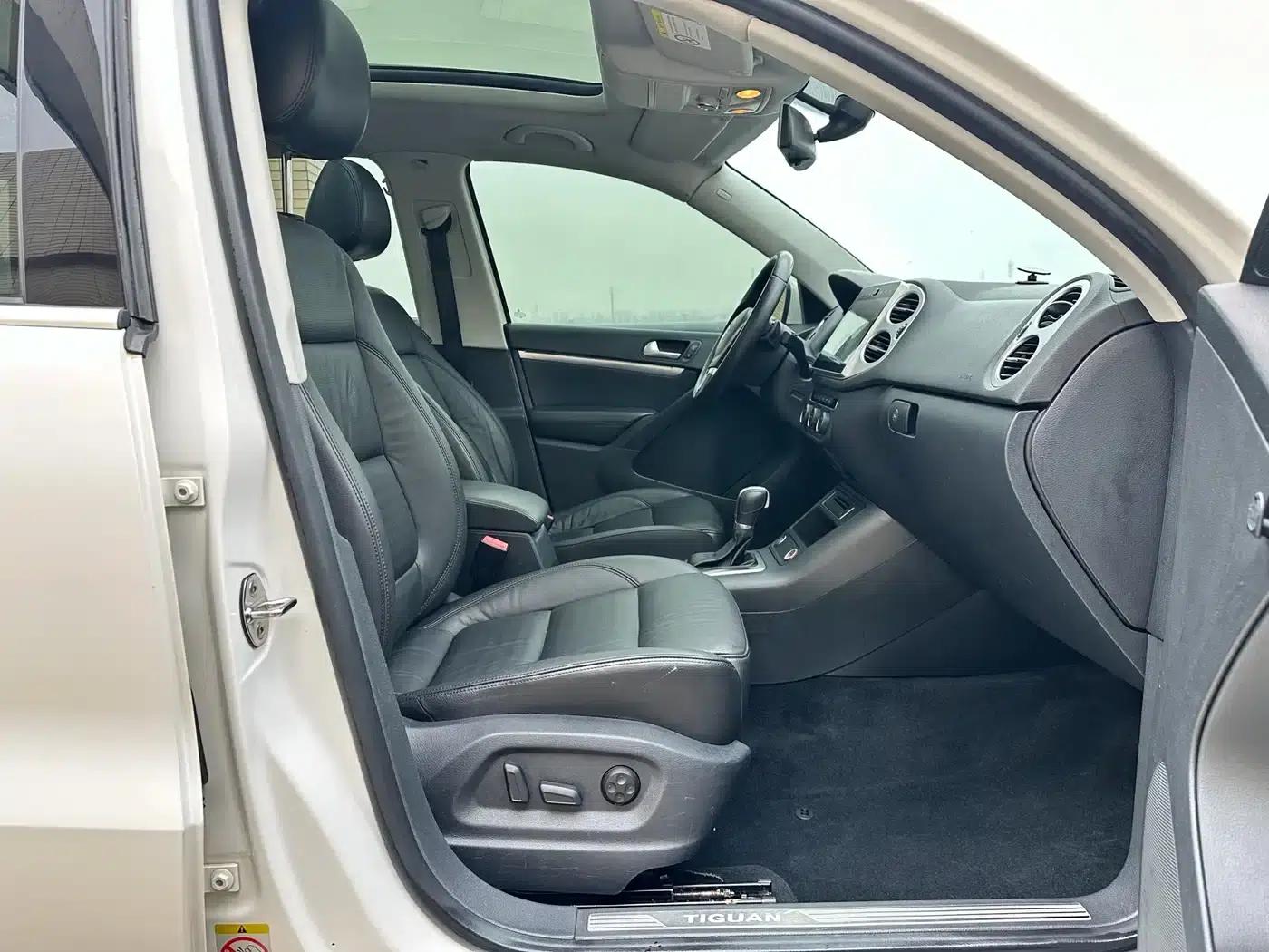 2015 Volkswagen Tiguan 2.0TSI Automatic 4WD Luxury Edition — миниатюра 18