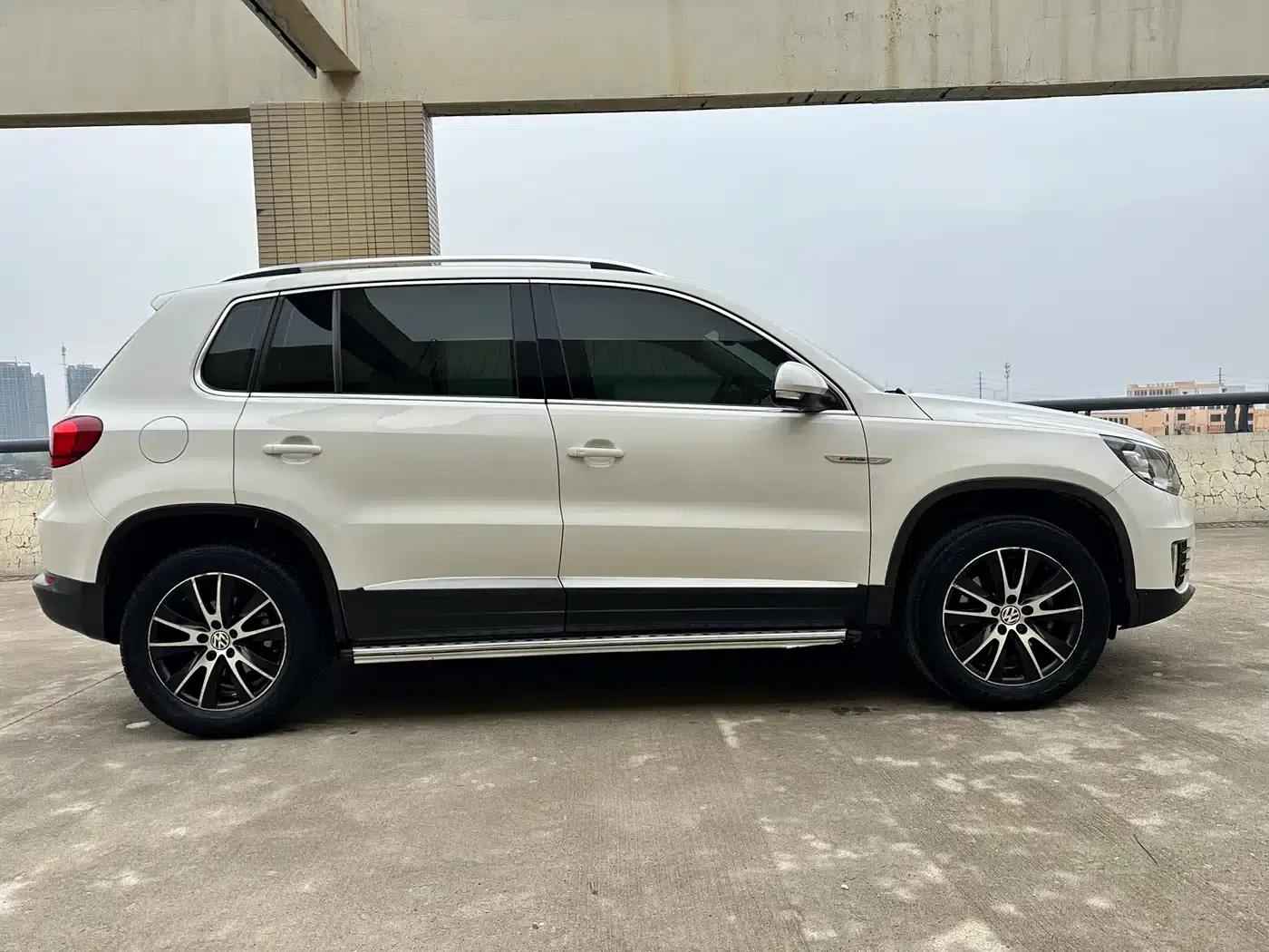 2015 Volkswagen Tiguan 2.0TSI Automatic 4WD Luxury Edition — миниатюра 4