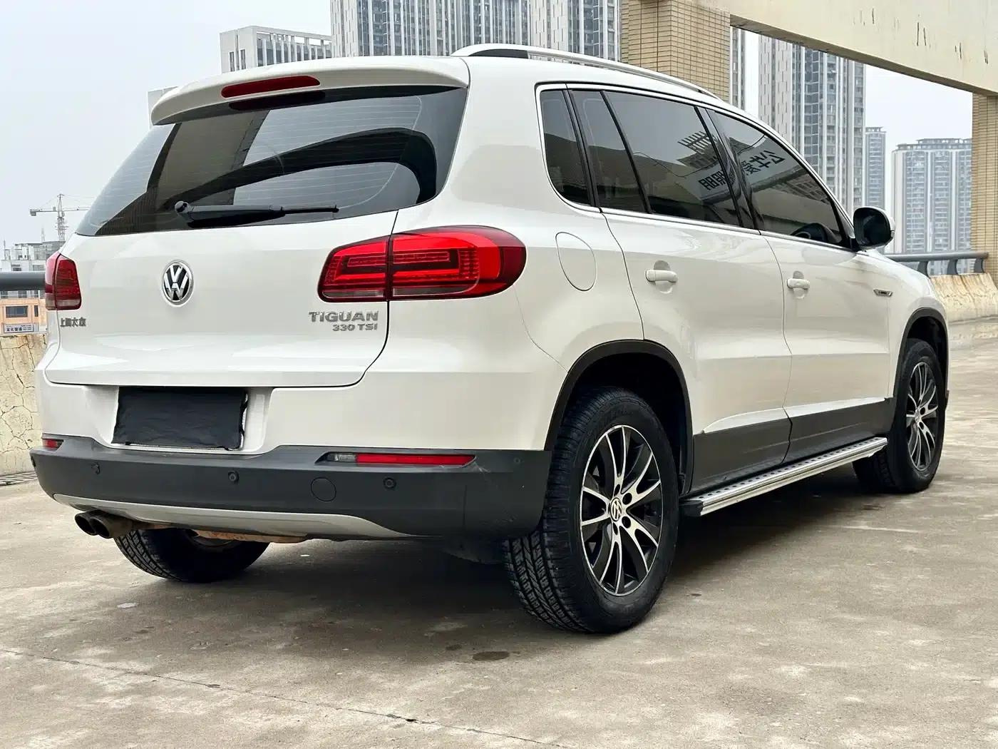 2015 Volkswagen Tiguan 2.0TSI Automatic 4WD Luxury Edition — миниатюра 5