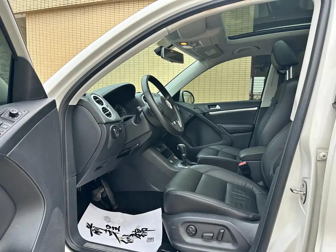2015 Volkswagen Tiguan 2.0TSI Automatic 4WD Luxury Edition — миниатюра 9