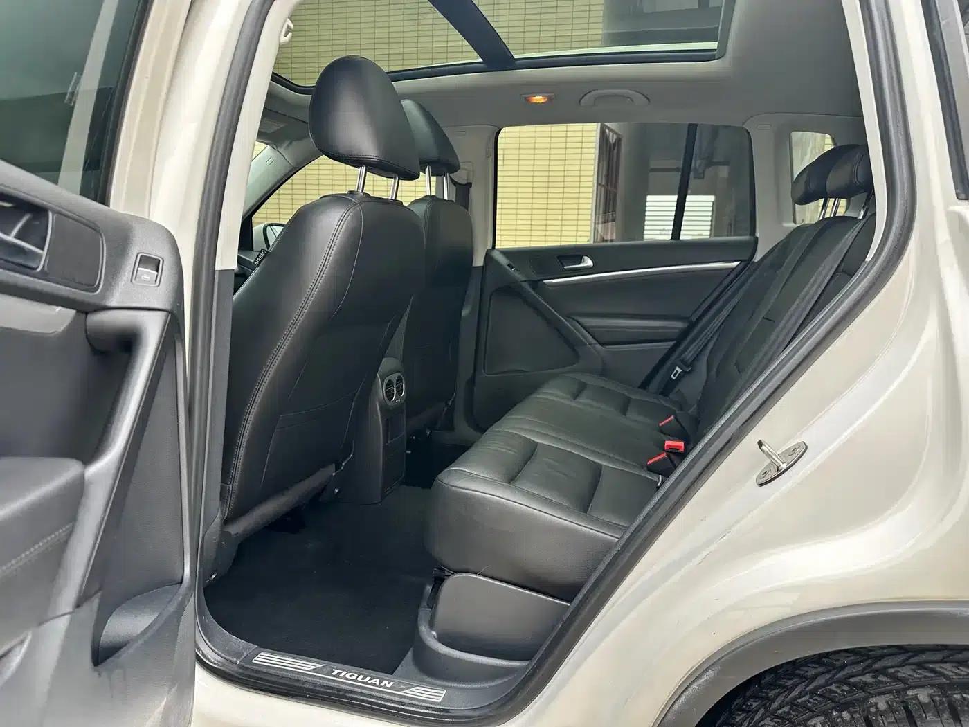 2015 Volkswagen Tiguan 2.0TSI Automatic 4WD Luxury Edition — миниатюра 10