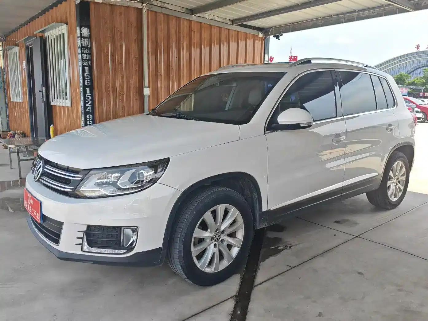 2015 Volkswagen Tiguan 2.0TSI Automatic 4WD Luxury Edition — миниатюра 1