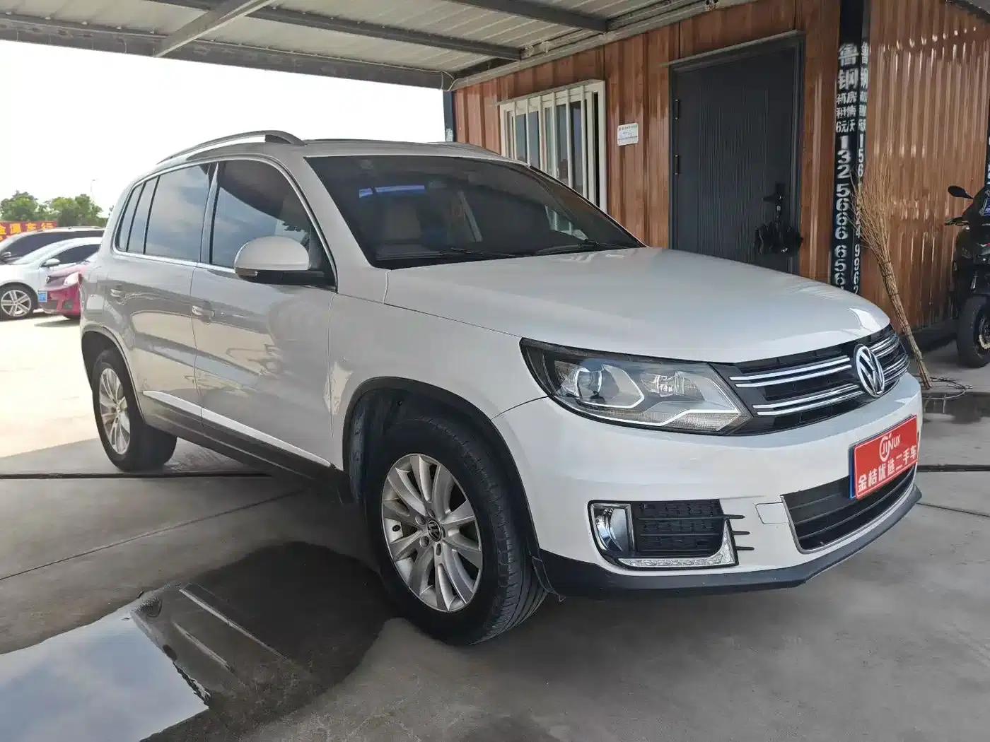 2015 Volkswagen Tiguan 2.0TSI Automatic 4WD Luxury Edition — миниатюра 3