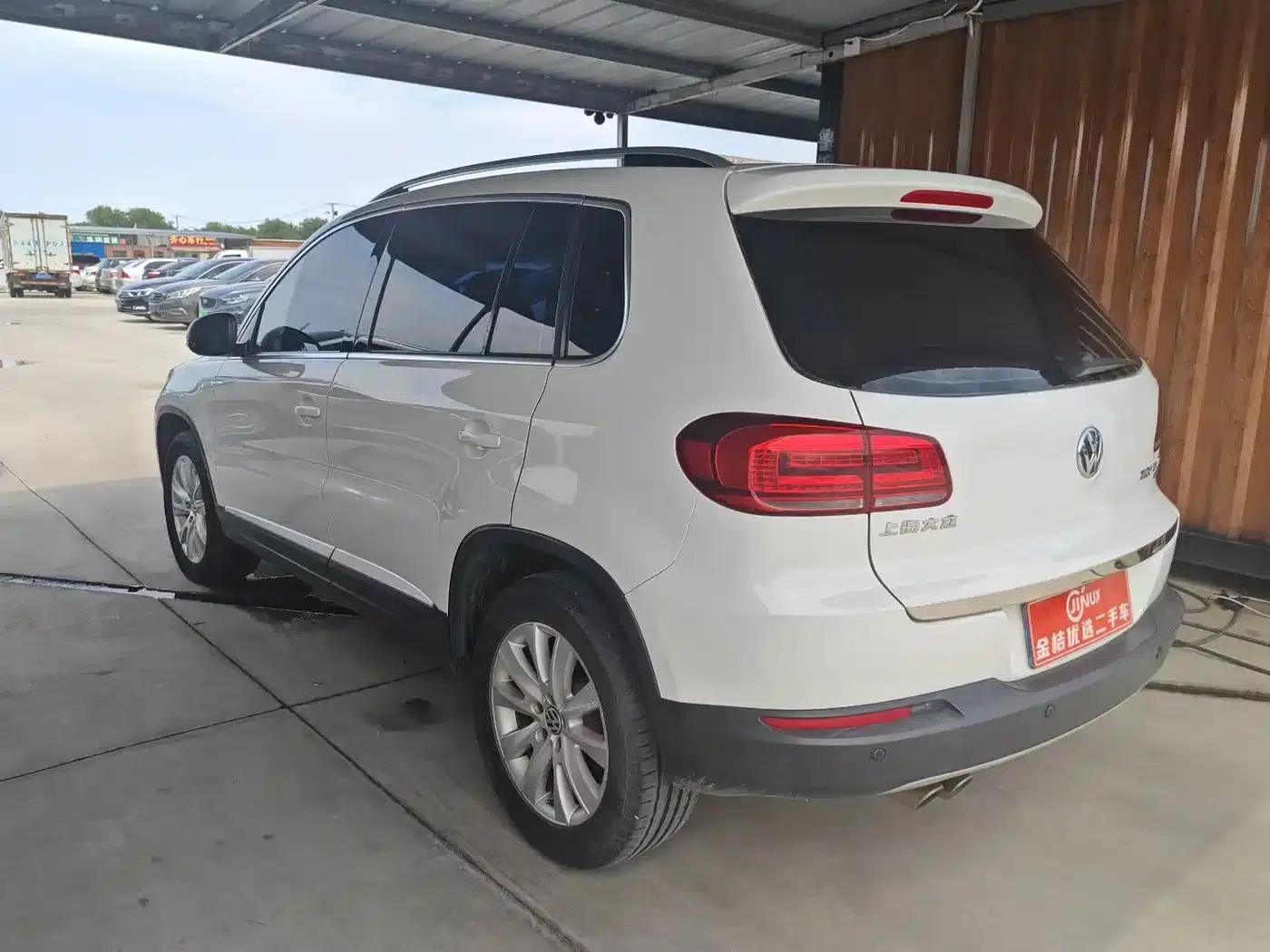 2015 Volkswagen Tiguan 2.0TSI Automatic 4WD Luxury Edition — миниатюра 4