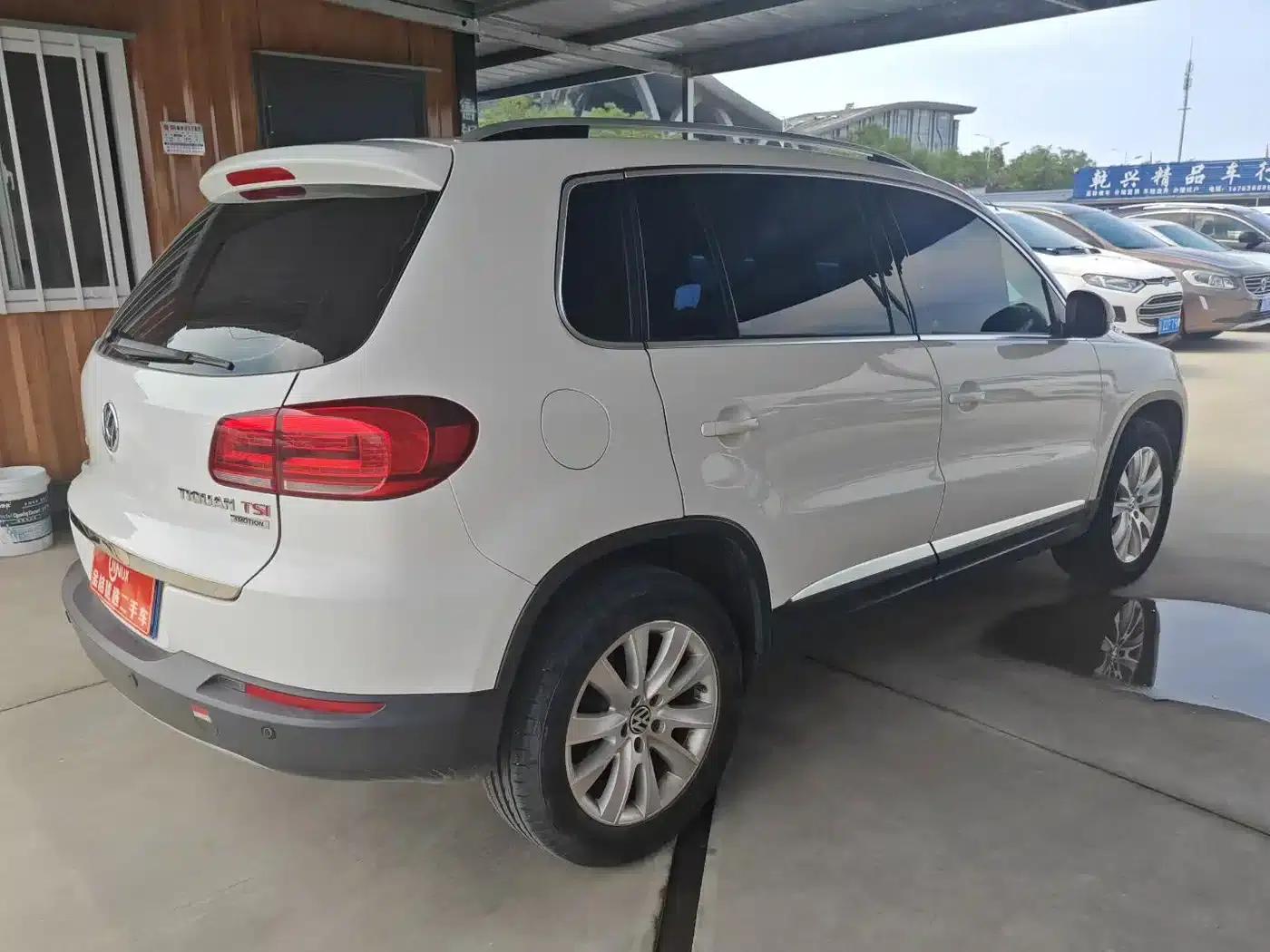 2015 Volkswagen Tiguan 2.0TSI Automatic 4WD Luxury Edition — миниатюра 5