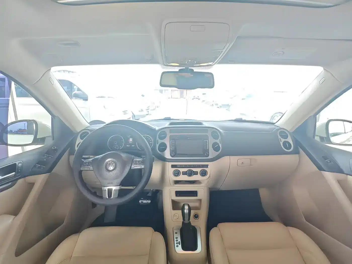 2015 Volkswagen Tiguan 2.0TSI Automatic 4WD Luxury Edition — миниатюра 7