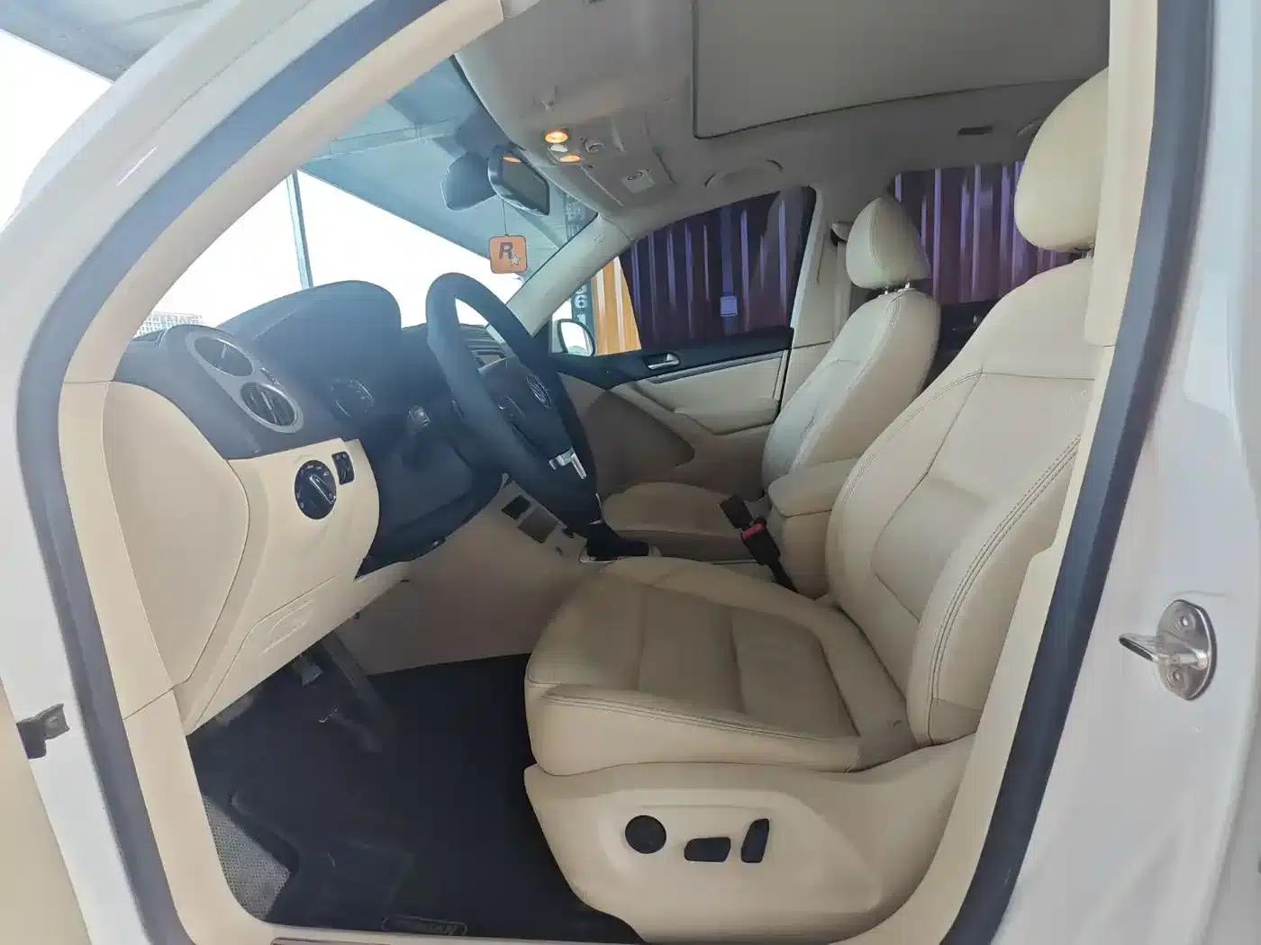 2015 Volkswagen Tiguan 2.0TSI Automatic 4WD Luxury Edition — миниатюра 9
