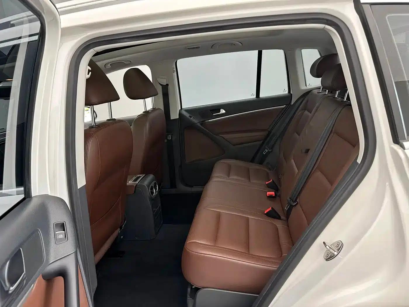 Tiguan 2015 1.8TSI Automatic 2WD Luxury — миниатюра 14