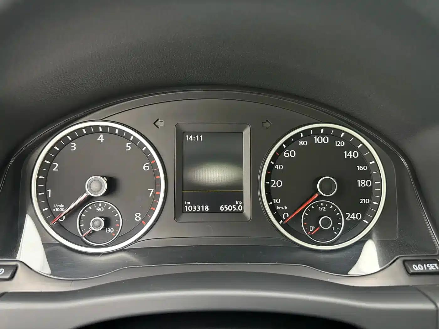 Tiguan 2015 1.8TSI Automatic 2WD Luxury — миниатюра 16