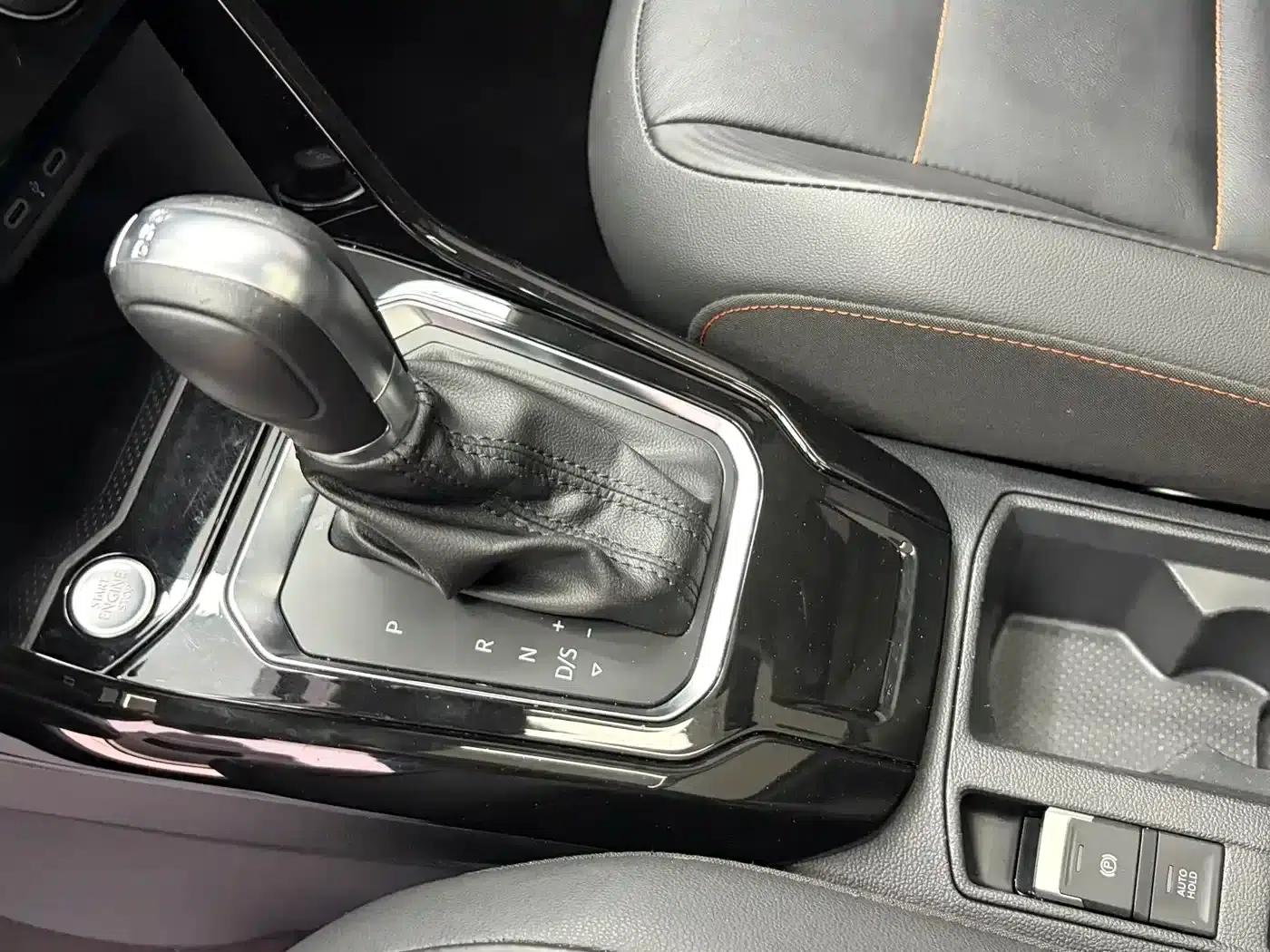 T-ROC 2021 280TSI DSG 2WD Comfort Intelligent Connectivity 30th Anniversary Edition — миниатюра 14