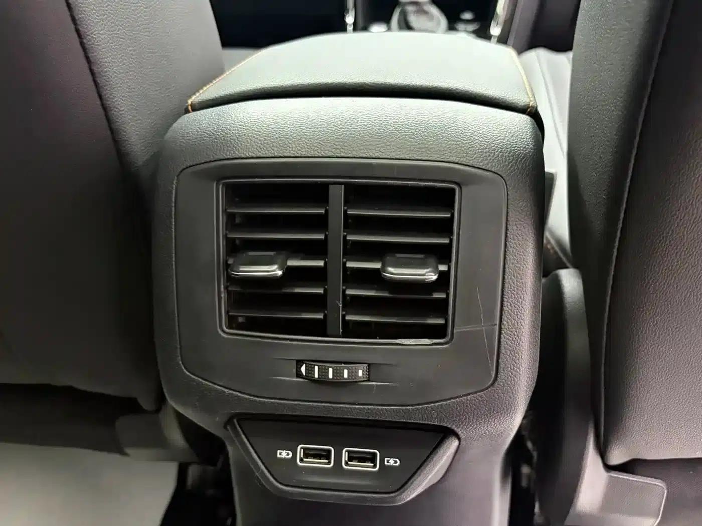 T-ROC 2021 280TSI DSG 2WD Comfort Intelligent Connectivity 30th Anniversary Edition — миниатюра 17