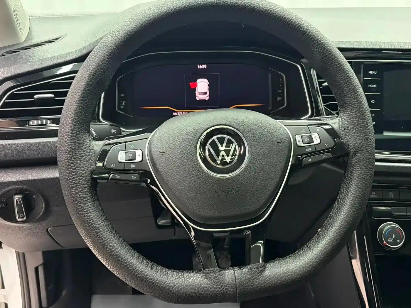 T-ROC 2021 280TSI DSG 2WD Comfort Intelligent Connectivity 30th Anniversary Edition — миниатюра 10