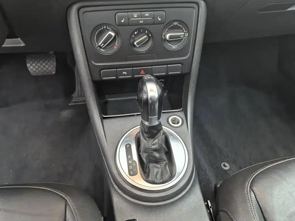 2014 Volkswagen Beetle 1.4TSI Comfort — миниатюра 13