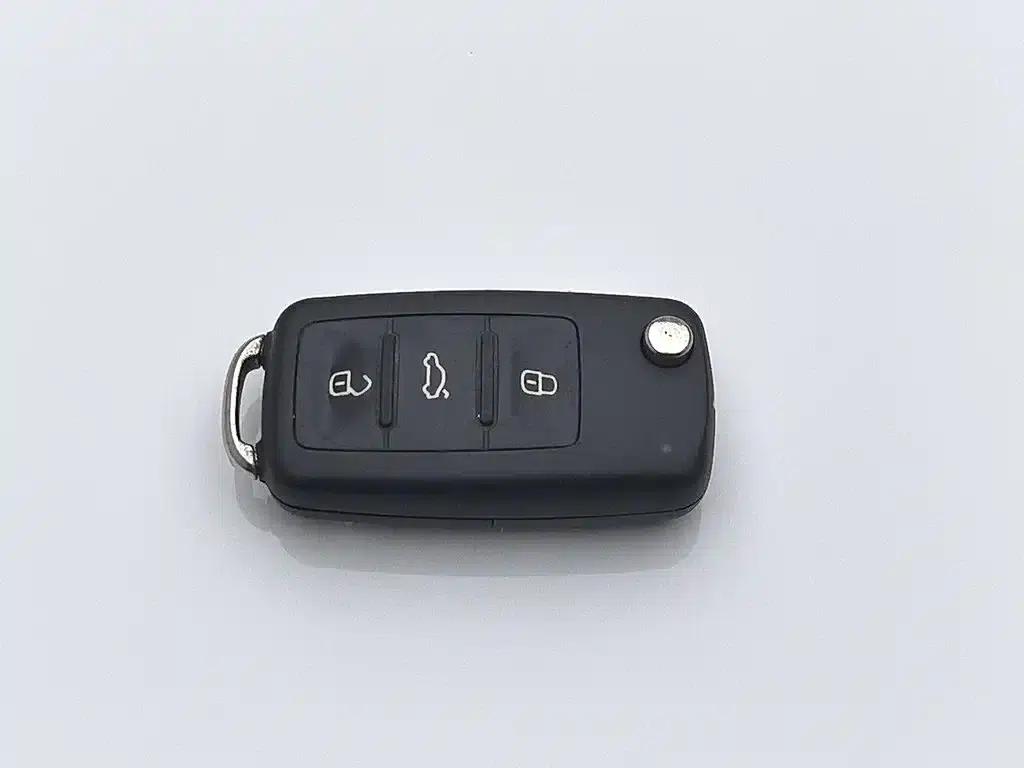 2014 Volkswagen Beetle 1.4TSI Comfort — миниатюра 19