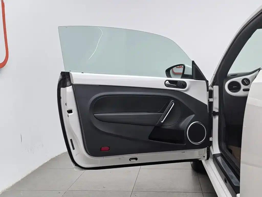 2014 Volkswagen Beetle 1.4TSI Comfort — миниатюра 8