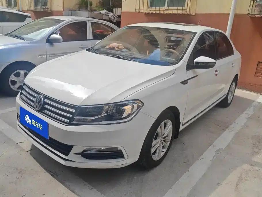 Santana 2015 1.6L Manual Comfort Edition — миниатюра 1