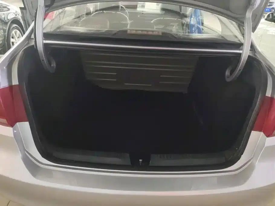 Santana 2013 1.6L Automatic Fashion Edition — миниатюра 4