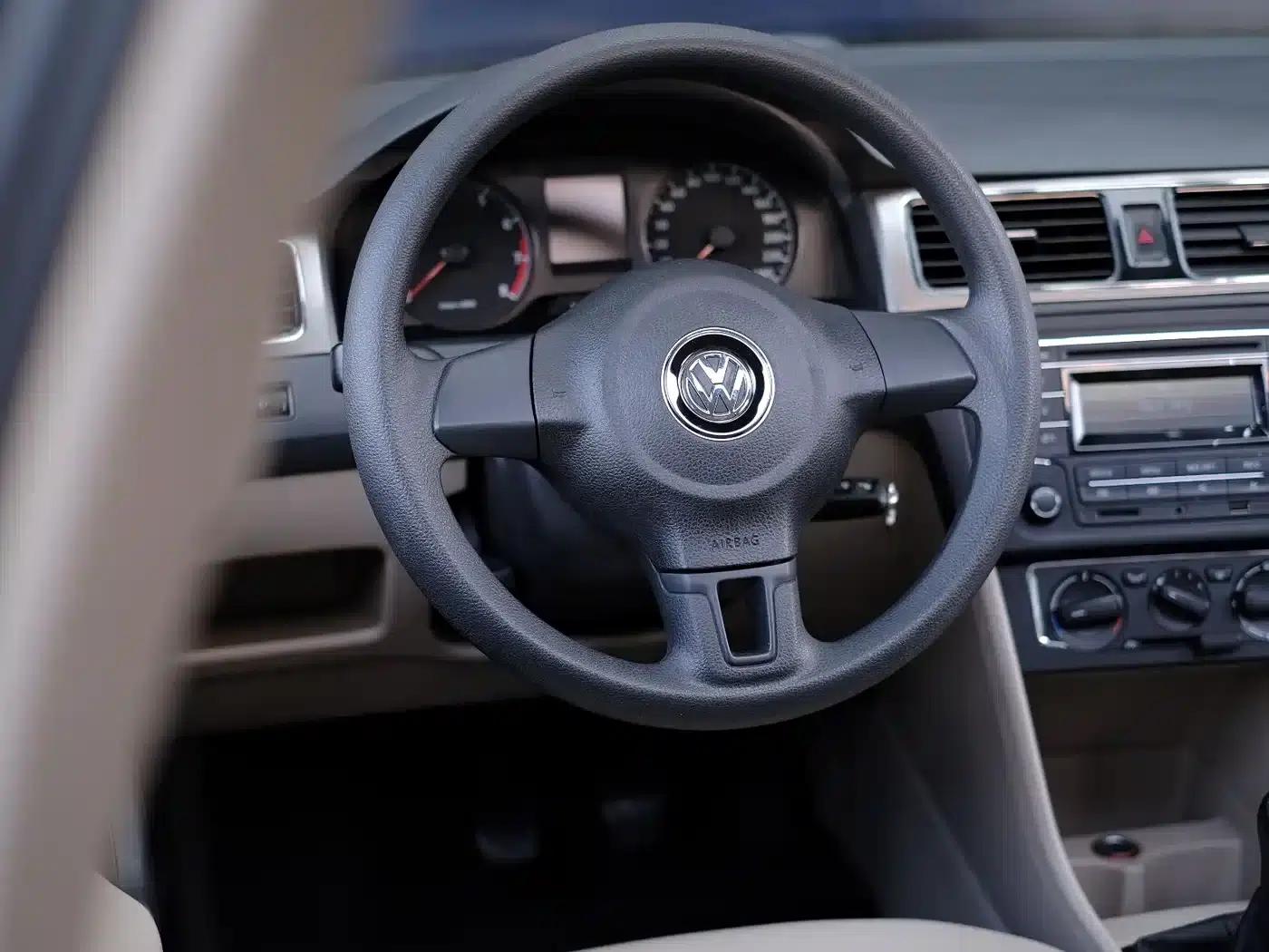 Santana 2013 1.6L Manual Comfort Edition — миниатюра 17