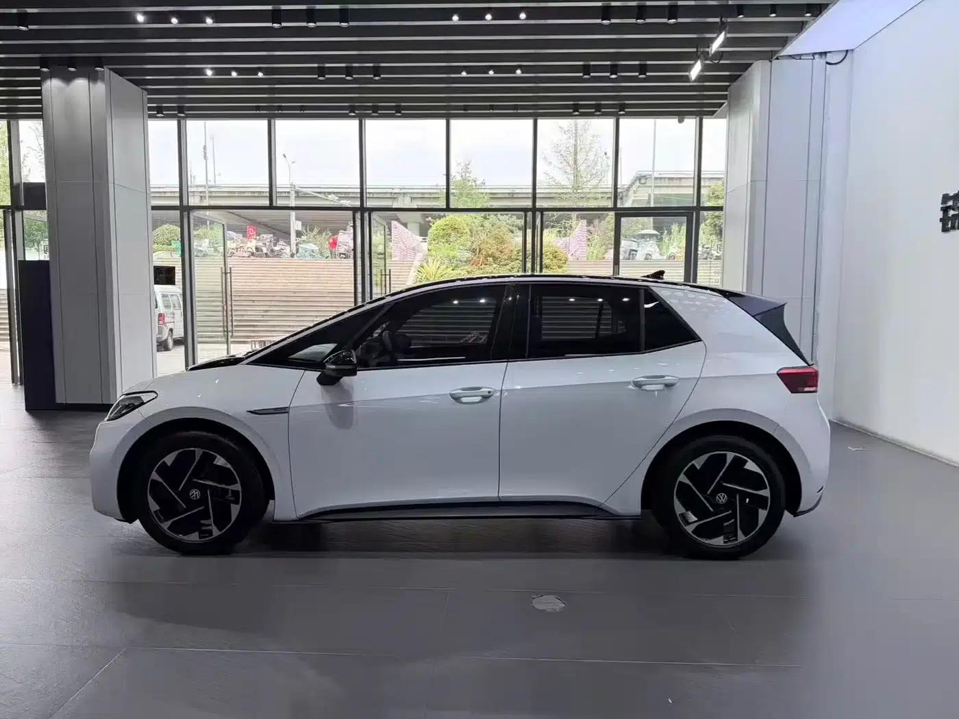 Volkswagen ID.3 2023 Pure Smart Edition — миниатюра 7