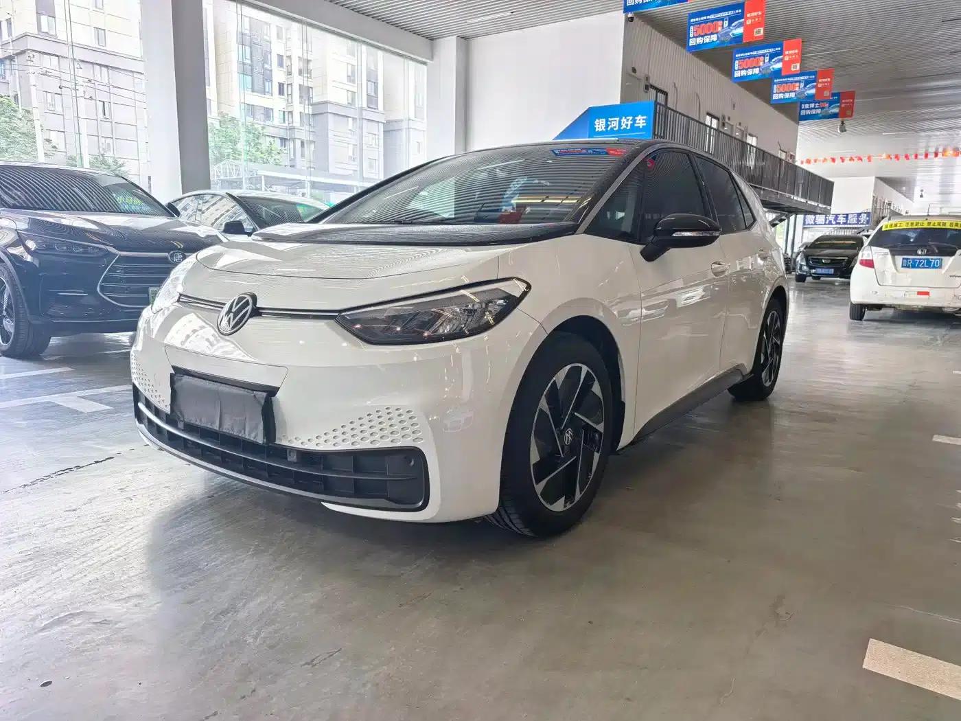 Volkswagen ID.3 2024 Outstanding Edition — миниатюра 1