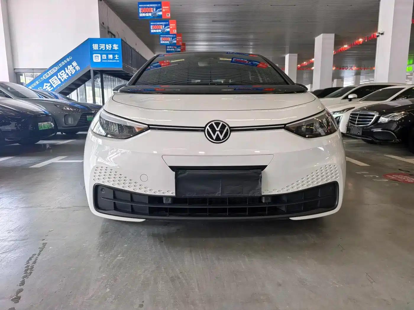 Volkswagen ID.3 2024 Outstanding Edition — миниатюра 2