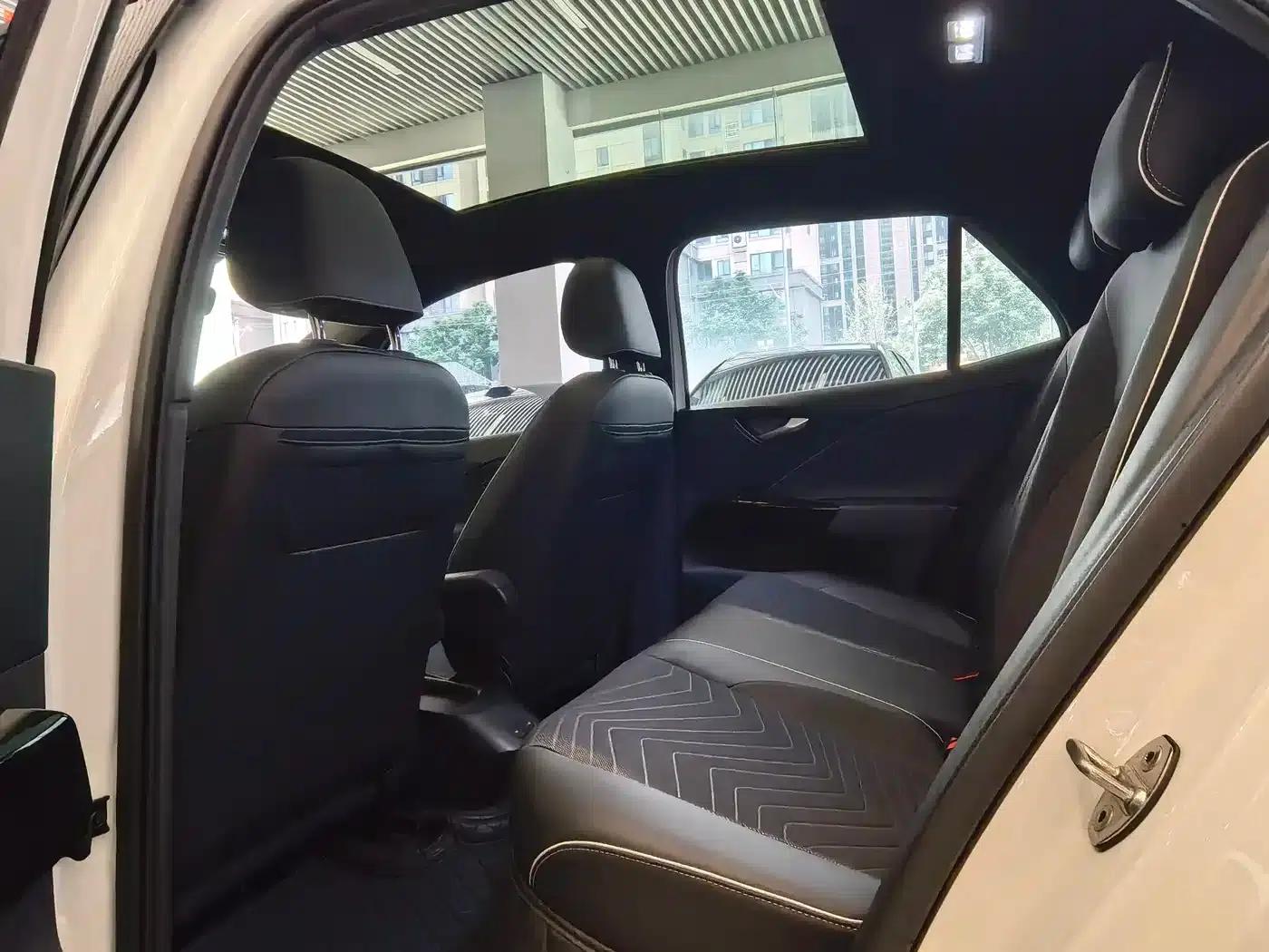 Volkswagen ID.3 2024 Outstanding Edition — миниатюра 13