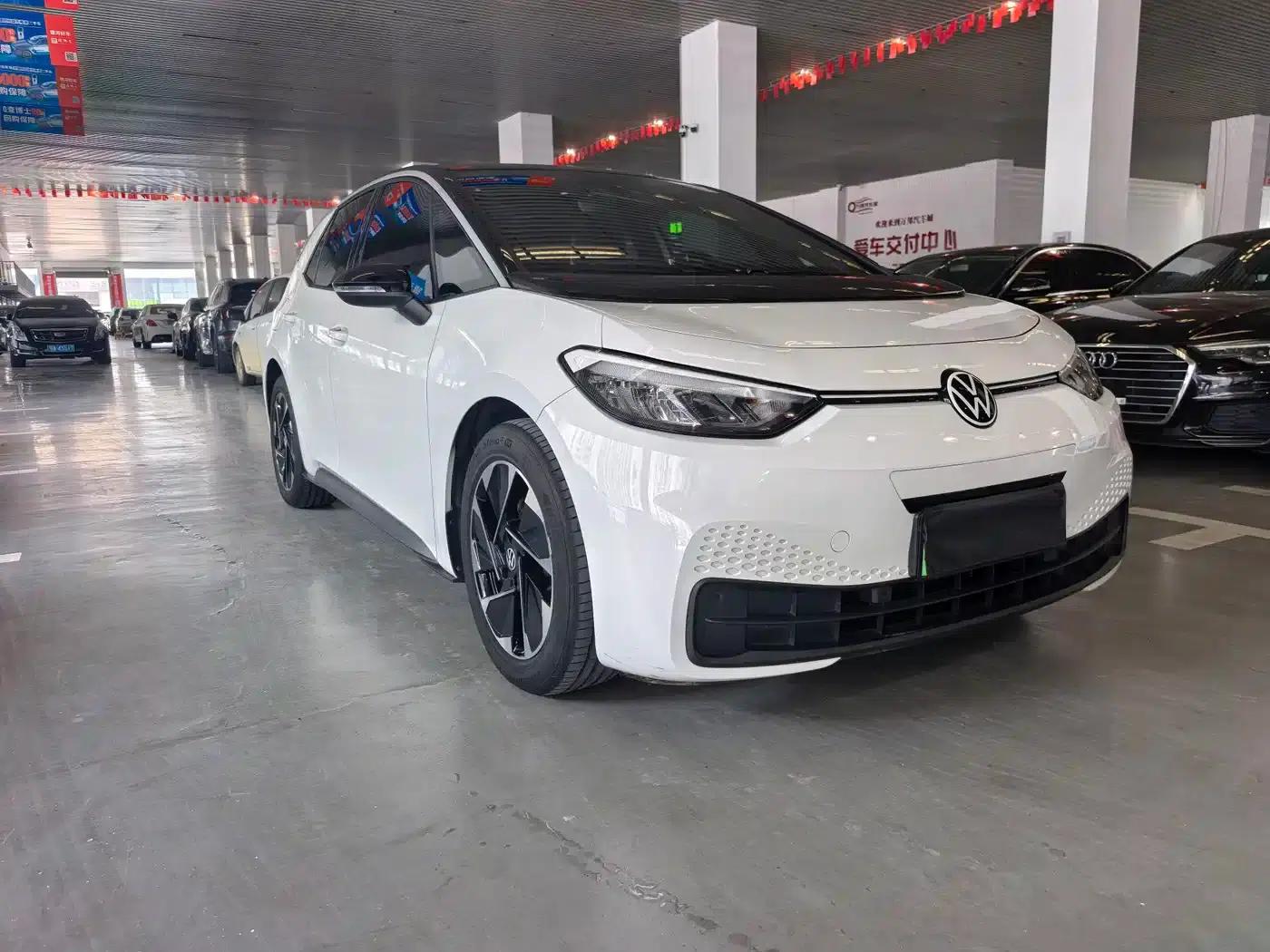 Volkswagen ID.3 2024 Outstanding Edition — миниатюра 3