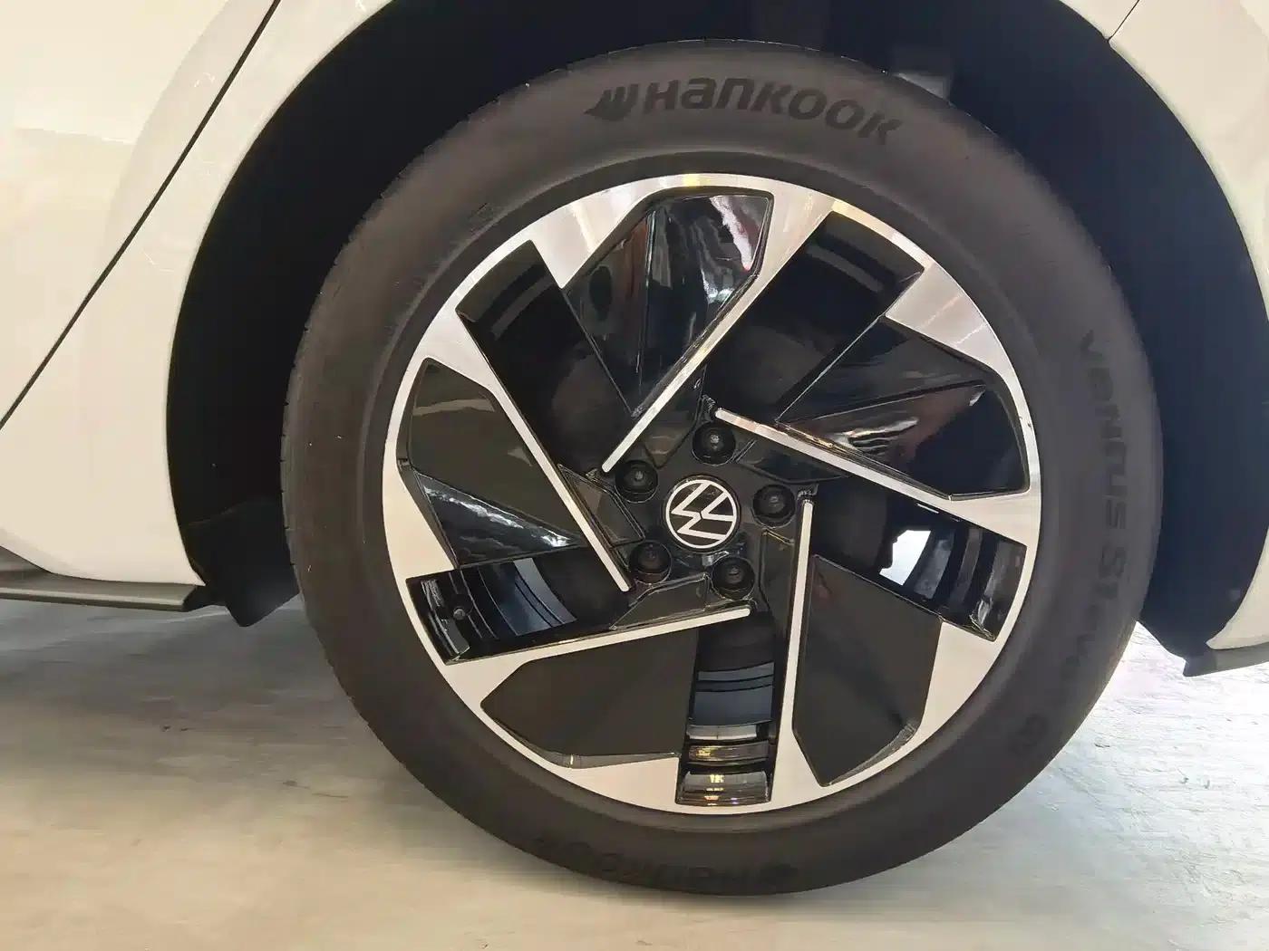 Volkswagen ID.3 2024 Outstanding Edition — миниатюра 24